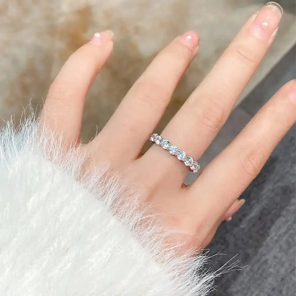 Sunvera Jolie – Eternal Shine Moissanite Ring | Timeless Elegance - Sunvera Jolie